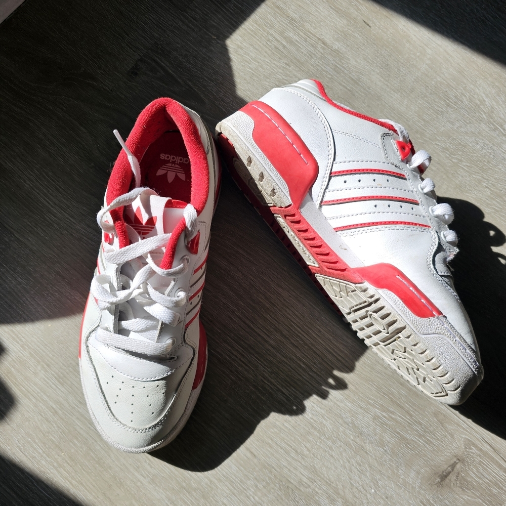 Adidas gently used boys sneakers (size 6)